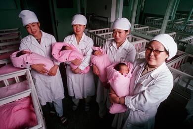 Cina, crollo delle nascite nel 2021: 7,5 figli ogni mille abitanti