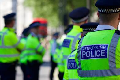 Tegola su Scotland Yard: rapporto denuncia "comportamenti riprovevoli"