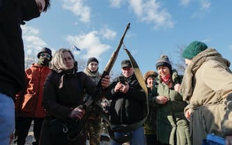 Ukraine, the military exercise of civilians