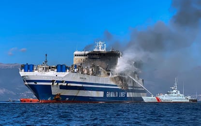 Incendio traghetto fra Brindisi e Grecia, trovato un morto