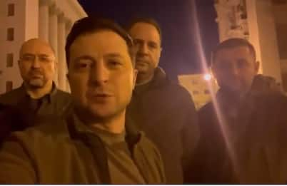 Ucraina, Zelensky in mimetica: "Siamo a Kiev a difendere Paese". VIDEO