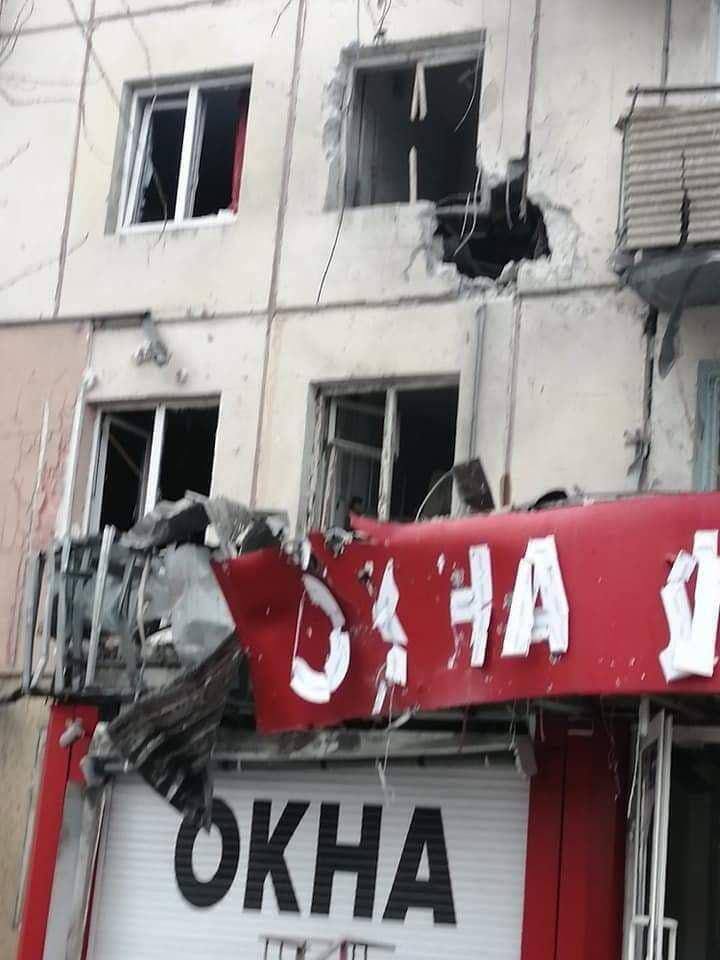 Una delle foto della distruzione in Ucraina pubblicata dalla chat media della Federcalcio ucraina