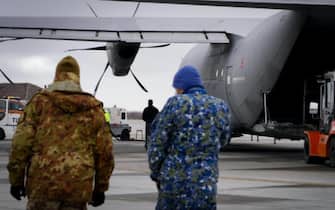 Mezzi e forze militari italiane in partenza per difendere l'Ucraina