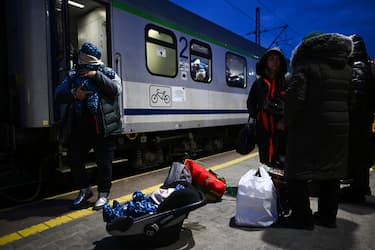 PRZEMYSL, POLAND - MARCH 07 : Civilians from Ukraine depart by train to reach other Polish cities due to ongoing Russian attacks on Ukraine on March 07, 2022 in Przemysl, Poland. (Photo by Stringer/Anadolu Agency via Getty Images)