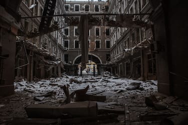 KHARKIV, UKRAINE - MARCH 09: Bombed buildings in the center of Kharkiv, Ukraine on March 09, 2022 as Russian attacks continue.Ã¢Ã¢Ã¢Ã¢Ã¢Ã¢Ã¢ (Photo by Andrea Carrubba/Anadolu Agency via Getty Images)