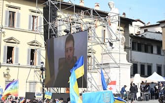 Ucraina: 20.000 persone piazza Firenze e 100 città collegate