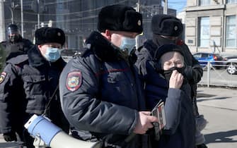 Ukrainian war, protests in Russia: over 800 arrests, 9 journalists arrested.  PHOTO