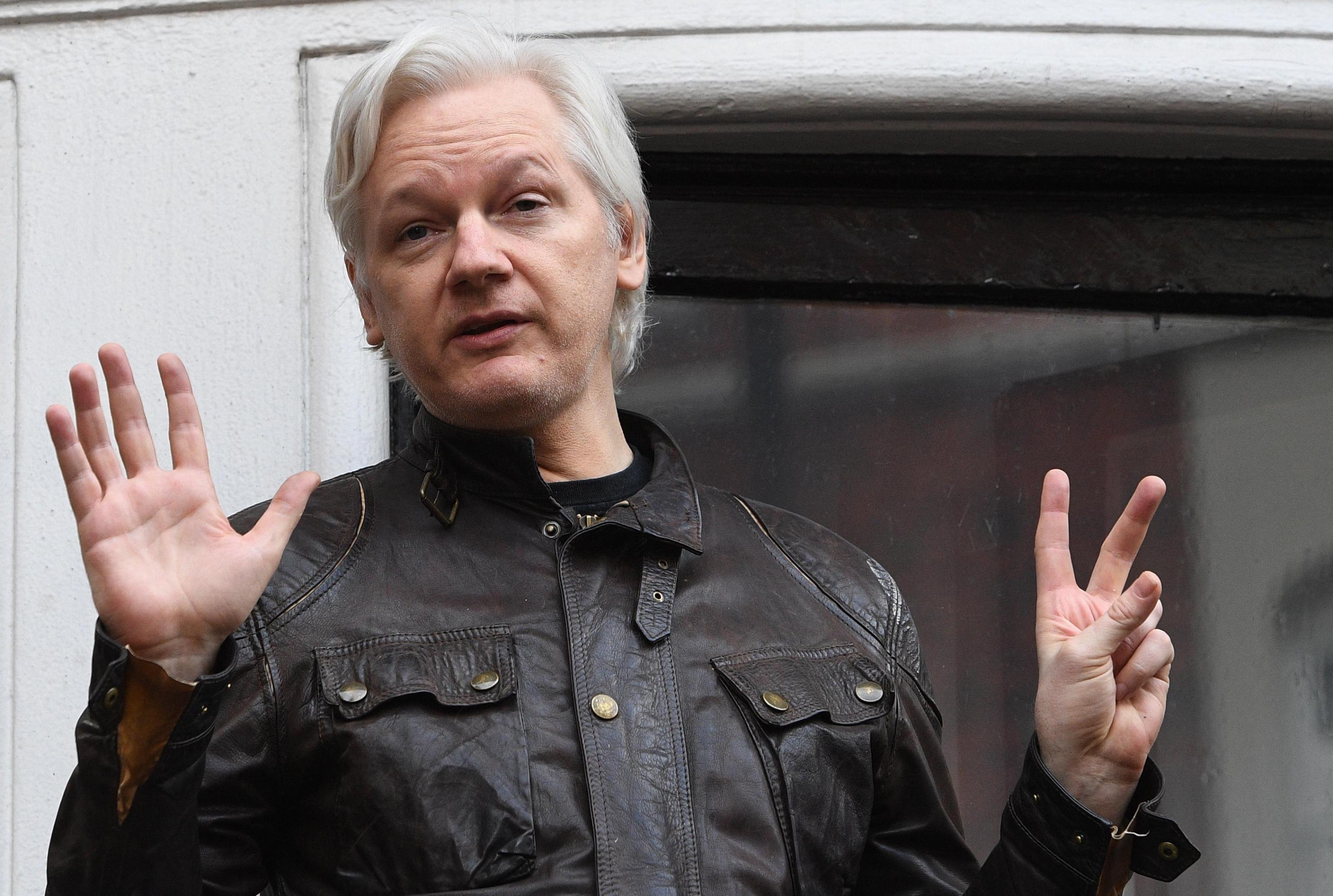 Assange The Founder Of Wikileaks Marries His Former Lawyer In Prison Assange The Founder Of Wikileaks Marries His Former Lawyer In Prison