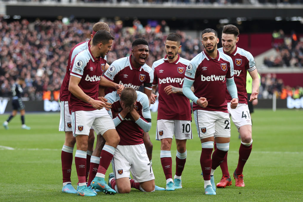 Premier League, the Ukrainian Yarmolenko scores and cries. Malinovskiy ...