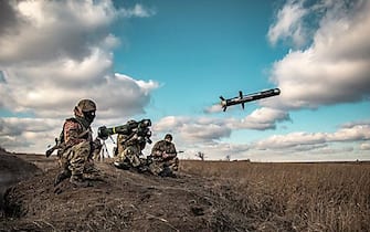 December 22, 2021, Donetsk, Ukraine: Ukraine Soldiers practice firing from a portable anti-tank missile system 'Javelin' during military exercises in the Donetsk region of Ukraine.  (Credit Image: © Ukrainian Defense Ministry / ZUMA Press Wire Service)
