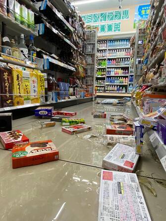 JAPAN EARTHQUAKE epa09829103 Products fell from shelves at a convenience store in Sendai, northeastern Japan, late 16 March 2022. A 6.4-magnitude earthquake, shortly followed by a magnitude 7.3 earthquake hit northeastern Japan late 16 March provoking electricity shortage. The Japan Meteorological Agency issued a tsunami alert in the Pacific coast of the area. EPA / JIJI PRESS JAPAN OUT EDITORIAL USE ONLY / NO ARCHIVES