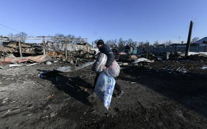 Ucraina, la città distrutta dalle bombe: "Volnovakha non esiste più"