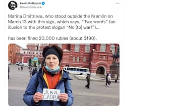 Una manifestante a Mosca