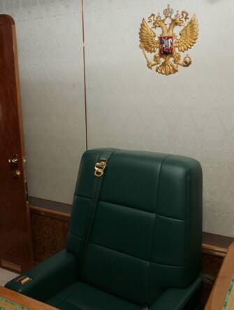 108562020 Percorsi - SEPTEMBER 07: Inside of Russian President Vladimir Putin's Ilyushin IL-96 plane during his African trip on September 07, 2006. (Photo by Konstantin ZAVRAZHIN / Gamma-Rapho via Getty Images)