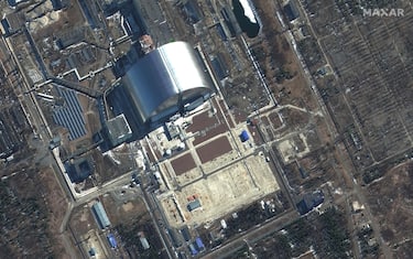 epa09816375 A handout satellite image made available by Maxar Technologies shows an overview of Chernobyl Nuclear Power Plant, Ukraine, 10 March 2022.  EPA/MAXAR TECHNOLOGIES HANDOUT -- MANDATORY CREDIT: SATELLITE IMAGE 2022 MAXAR TECHNOLOGIES -- THE WATERMARK MAY NOT BE REMOVED/CROPPED -- HANDOUT EDITORIAL USE ONLY/NO SALES
