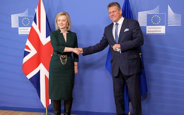 BRUSSELS, BELGIUM - FEBRUARY 21: The British Secretary of State for Foreign, Commonwealth and Development Affairs Elizabeth Mary Truss (L) is welcome by the Vice-President of the European Commission for Interinstitutional Relations Maros Sefcovic (R) prior to a bilateral meeting in the Berlaymont, the EU Commission headquarter on February 21, 2022 in Brussels, Belgium. One year after leaving the EU, after 4 years of negociations, the first effects of this repositioning are being felt. (Photo by Thierry Monasse/Getty Images)