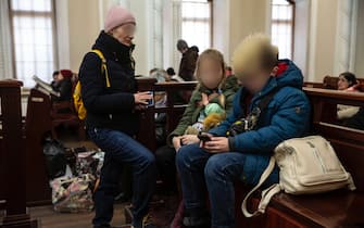 KYIV, UKRAINE-MARCH 18: Hundreds of civilians that arrived the night before from the besieged city of Chernihiv to the Brodsky Synagogue in Kyiv, Ukraine wait to evacuated out of the country during the sabbath on March 19,2022.  (Photo by Heidi Levine / Sipa Press).