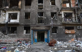 MARIUPOL, UKRAINE - MARCH 30, 2022: A view of an apartment building damaged in the embattled city.  Tensions started heating up in Donbass on February 17, with the Donetsk and Lugansk People's Republics reporting the most intense shellfire from Ukraine in months.  Early on February 24, President Putin announced the start of a special military operation by the Russian Armed Forces in response to appeals for help from the leaders of both republics.  Nikolai Trishin / TASS / Sipa USA