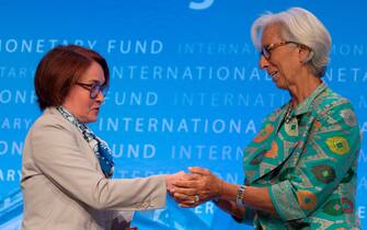 Governor of the Central Bank of Russia Elvira Nabiullina (L) shakes hands with Christine Lagarde, managing director of the International Monetary Fund (IMF), after the 2018 Michel Camdessus Central Banking Lecture at the IMF headquarters in Washington, DC on September 6, 2018 . (Photo by ANDREW CABALLERO-REYNOLDS / AFP) (Photo credit should read ANDREW CABALLERO-REYNOLDS / AFP via Getty Images)