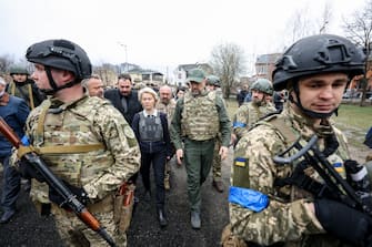 Ukrainian war, Von der Leyen visits Bucha: “Upset over attack on Kramatorsk”