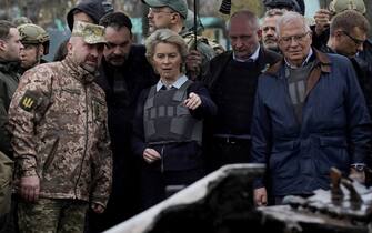 Ursula von der Leyen visits the city that was the scene of the massacre of civilians