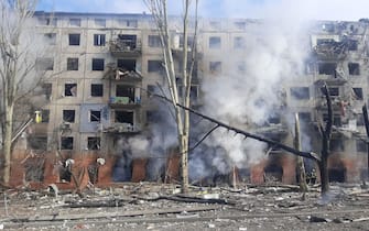 Bombardamento a Kramatorsk, due morti e sei feriti, colpiti un edificio residenziale e un edificio amministrativo, 18 marzo 2022. ANSA/(GOVERNATORE DELLA REGIONE DI DONETSK ++ HO - NO SALES EDITORIAL USE ONLY++