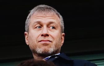 epa04136245 Chelsea owner Roman Abramovich watches the English Premier League soccer match between Chelsea FC and Arsenal FC at Stamford Bridge in London, Britain, 22 March 2014. Chelsea won 6-0.  EPA/ANDY RAIN DataCo terms and conditions apply. http://www.epa.eu/files/Terms%20and%20Conditions/DataCo_Terms_and_Conditions.pdf