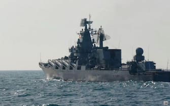 epa09889565 A handout still image taken from a video footage made available 18 February 2022  by the press service of the Russian Defence Ministry shows Russian Navy missile cruiser 'Moskva' participating in exercise in the Black Sea off the coast of Crimea, 18 February 2022. The Black Sea fleet's flagship, the RTS Moskva, was damaged after ammunition on board the vessel caught fire, according to Russian state media citing the Defence Ministry.  EPA/RUSSIAN DEFENCE MINISTRY/HANDOUT MANDATORY CREDIT / BEST QUALITY AVAILABLE HANDOUT EDITORIAL USE ONLY/NO SALES