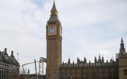 Westminster, parlamentare guarda porno nella Camera dei Comuni