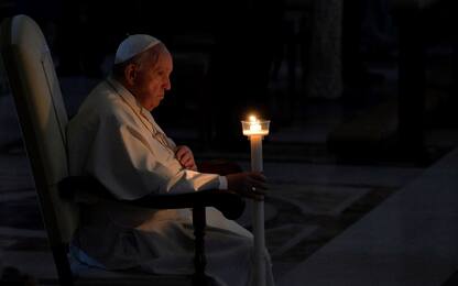 Veglia di Pasqua 2022, Papa: gesti di pace in tempo di orrori. FOTO