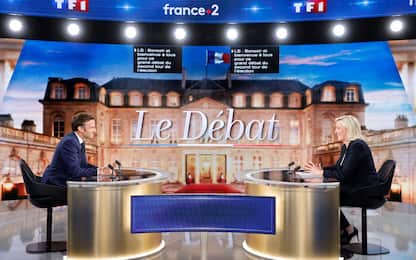 Elezioni Francia, in corso il dibattito tv tra Macron e Le Pen