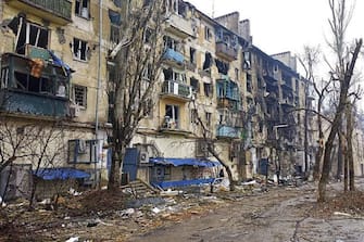 A still image taken from a video of the Ukrainian armed forces shows the streets devastated by the bombings in Mariupol, April 14, 2022. ANSA / UKRAINE ARMY FORCES