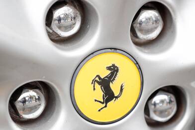Ferrari ritira migliaia di auto nel mondo per un problema ai freni