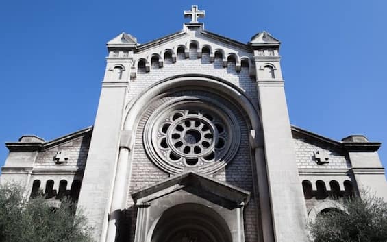 France, Priest And Nun Stabbed In Nice: Attacker Arrested - Italian Post