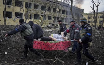 donna incinta ferita nel bombardamento