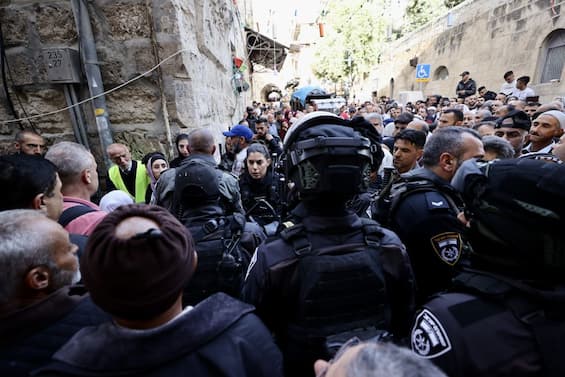 Jerusalem, clashes on the Temple Mount on the last Friday of Ramadan