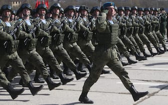 ALABINO, RUSSIA - ARRIL,20 (RUSSIA OUT) Russian paratroopers, participants of the Red Square Victory Day Military Parade seen during the rehearsals at the polygon, April,20,2022, in Alabino, outside of Moscow, Russia. About 12 000 soldiers and officers are expected to take pat at the Red Square Victory Day Military Parade, planned on May,9. (Photo by Contributor/Getty Images)