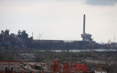 MARIUPOL, UKRAINE - APRIL 22: A view of the Azovstal plant as the Russian army has taken control of Ukraine's besieged port city of Mariupol except for the Azovstal plant on April 22, 2022. The Ukrainian army said Russian forces "continued to carry out air strikes and attempted assaults in the area of ââthe seaport and the Azovstal plant." Russian military spokesman Igor Konashenkov said Friday that Moscow informed Kyiv about the order of civilian evacuations from the Azovstal plant in Mariupol.Konashenkov said the situation in Mariupol had normalized and residents could calmly wander the streets and humanitarian aid was provided to the city. (Photo by Leon Klein/Anadolu Agency via Getty Images)