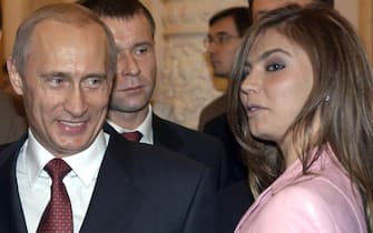 Vladimir Putin e Alina Kabayeva

ANSA/PRESIDENTIAL PRESS SERVICE/ITAR-TASS