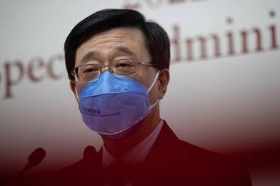 Hong Kong, John Lee eletto nuovo leader: era l'unico candidato