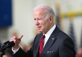 1240427324 TROY, AL - MAY 03: U.S. President Joe Biden speaks to employees at Lockheed Martin, a facility which manufactures weapon systems such as Javelin anti-tank missiles, on May 3, 2022 in Troy, Alabama. The Biden-Harris Administration is providing these weapons to Ukraine to defend against the Russian invasion. (Photo by Julie Bennett/Getty Images)
