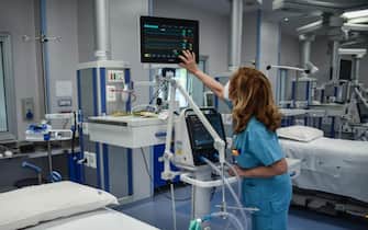 Inauguration of the new intensive care unit at the San Paolo hospital, 5 May 2022.ANSA / MATTEO CORNER
