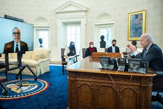 “Avremo più latte artificiale sugli scaffali nel giro di settimane o anche meno”. Lo ha assicurato Biden, sotto pressione per la carenza di latte in polvere per bambini negli Usa
