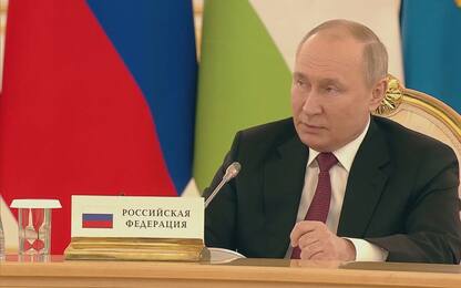 Putin: l'Occidente si sta avviando verso un suicidio energetico