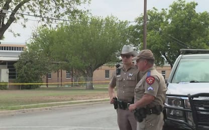 Texas, 18enne spara in scuola elementare: morti 14 bimbi e insegnante