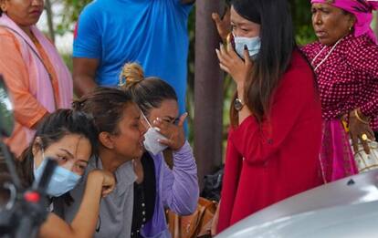 Nepal, aereo caduto: recuperati alcuni corpi