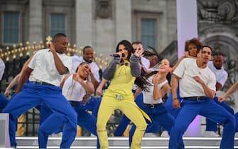 LONDON, ENGLAND - JUNE 04: Mabel performs onstage during the Platinum Party at the Palace in front of Buckingham Palace on June 04, 2022 in London, England. The Platinum Jubilee of Elizabeth II is being celebrated from June 2 to June 5, 2022, in the UK and Commonwealth to mark the 70th anniversary of the accession of Queen Elizabeth II on 6 February 1952. (Photo by Jeff J Mitchell - WPA Pool/Getty Images)