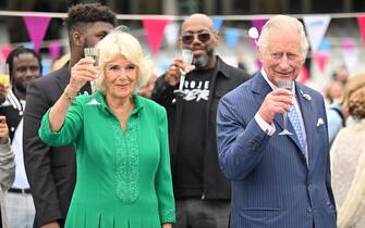 LONDON, ENGLAND - JUNE 05: Prince Charles, Prince of Wales and Camilla, Duchess of Cornwall attend the Big Jubilee Lunch At The Oval on June 05, 2022 in London, England. The Platinum Jubilee of Elizabeth II is being celebrated from June 2 to June 5, 2022, in the UK and Commonwealth to mark the 70th anniversary of the accession of Queen Elizabeth II on 6 February 1952.  (Photo by Samir Hussein/WireImage)