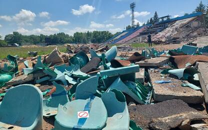 Guerra in Ucraina, bombardato lo stadio simbolo di Chernihiv