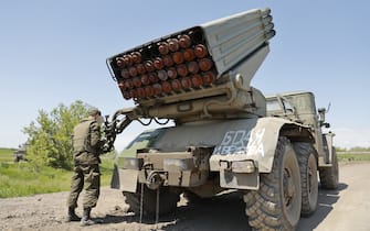 YASYNUVATA, DONETSK OBLAST, UKRAINE - MAY 28: MLRS "Grad" of the DPR army is working on the positions of Ukrainian army in the industrial zone of Avdiivka, in Yasynuvata, Donetsk Oblast, Ukraine on May 28, 2022. (Photo by Leon Klein/Anadolu Agency via Getty Images)